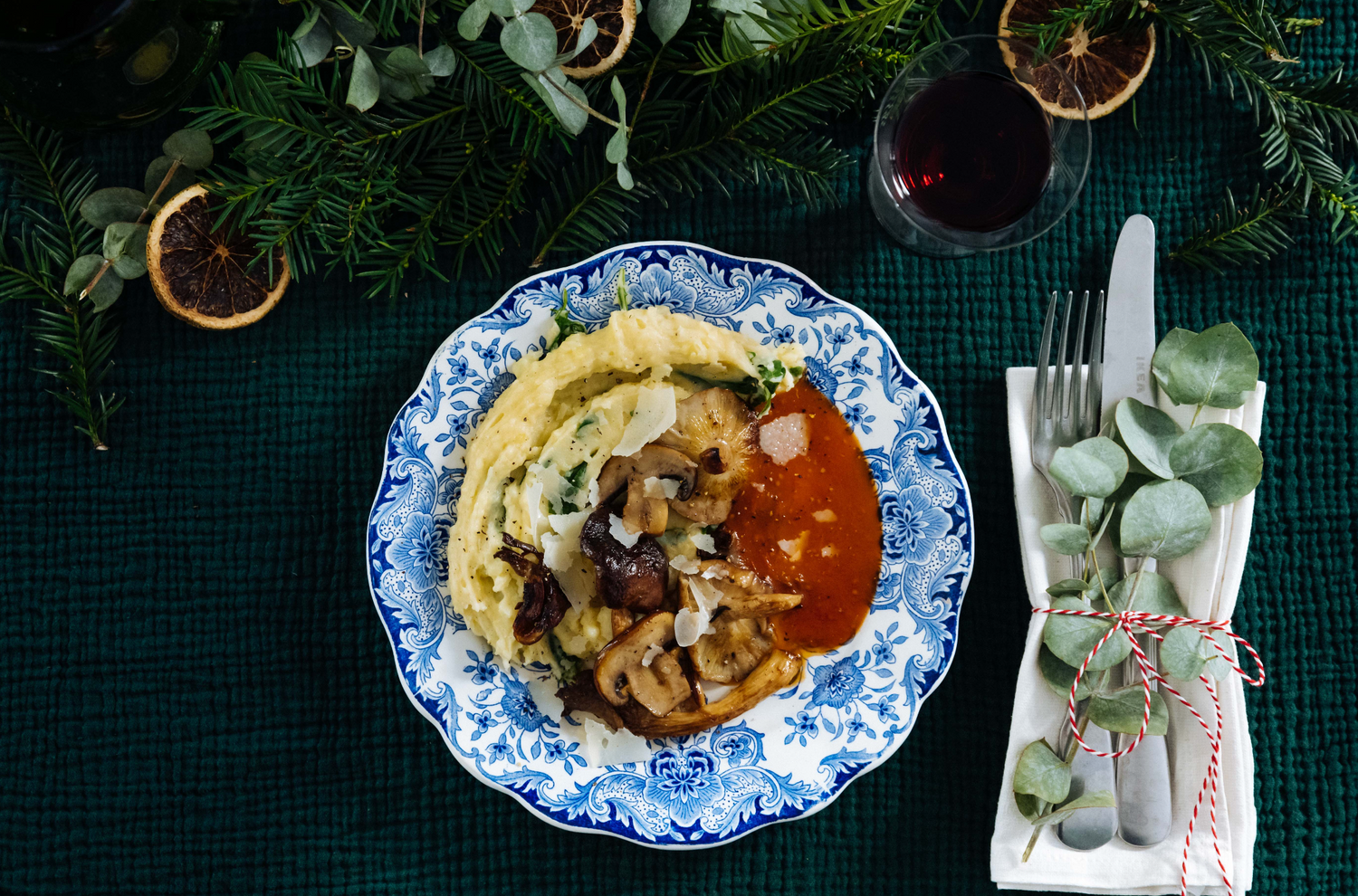 parmezaanpuree met truffel, wilde champignons