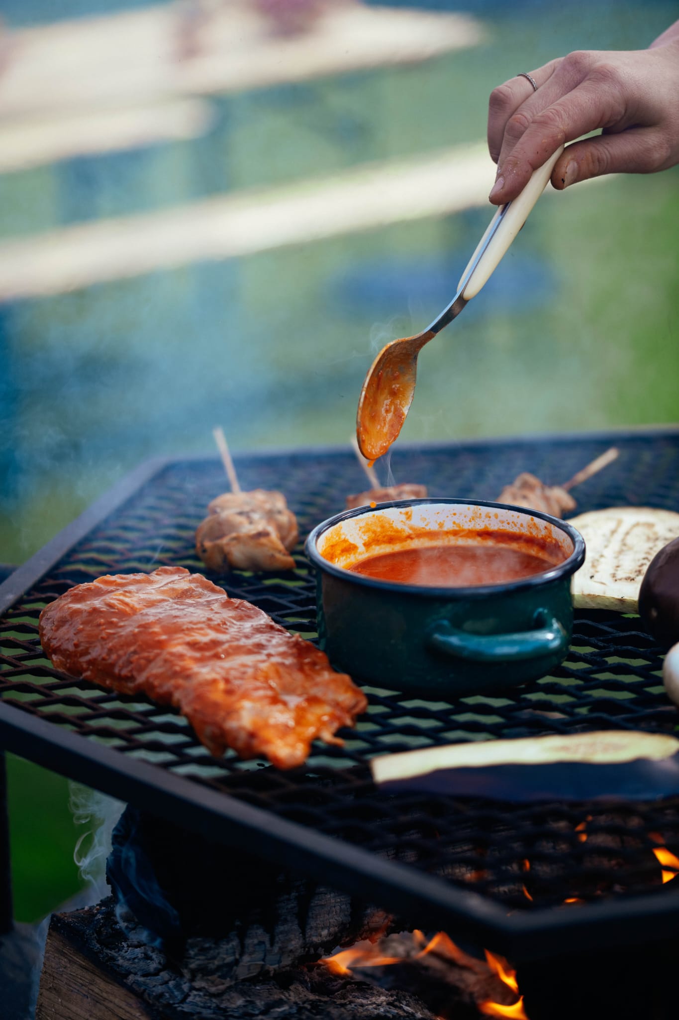spareribs gelakt met tomatensaus